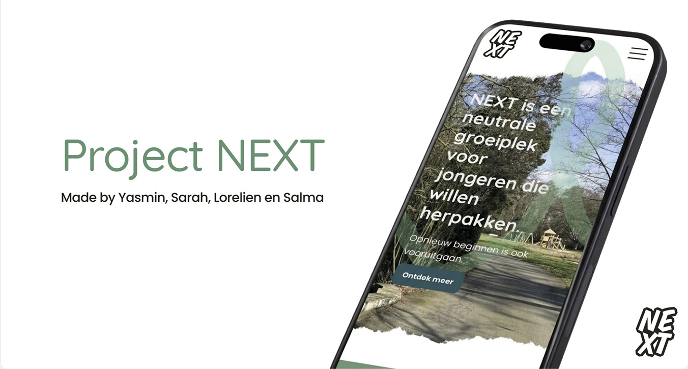 Project NEXT, met een smartphone waarop de website van NEXT wordt getoond